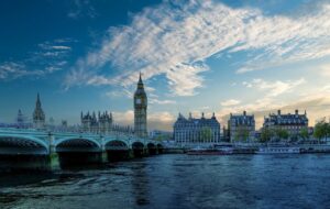 London Hotels Achieve Record-Breaking Performance in December 2023
