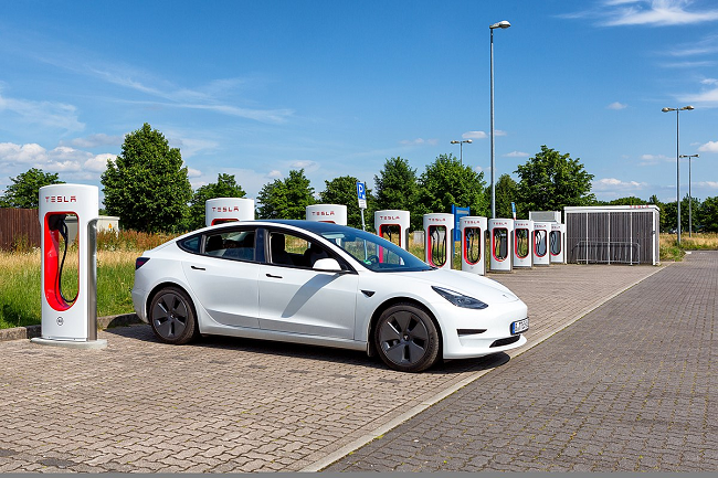 Choice Hotels Partners with Tesla to Expand EV Charging Stations