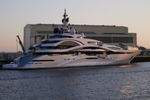 Luxury Yacht Market